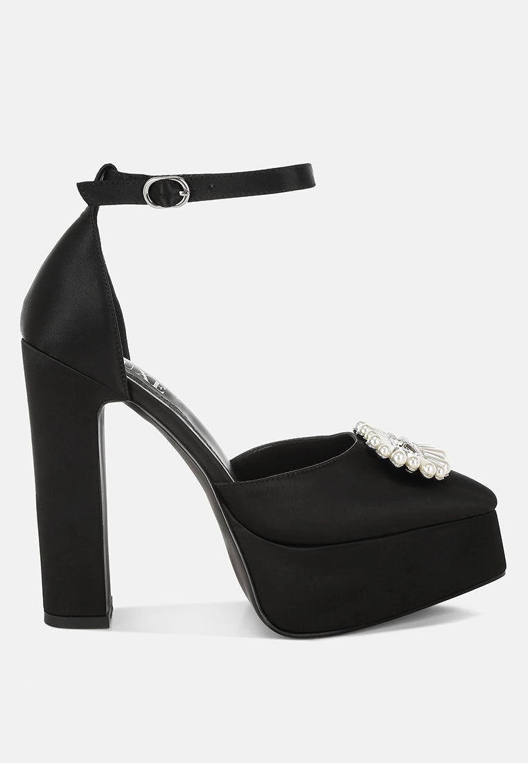Maeissa Pearls Brooch Detail Platform Block Heel Sandals-6