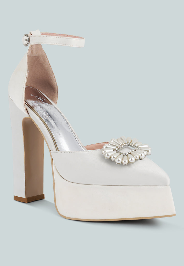 Maeissa Pearls Brooch Detail Platform Block Heel Sandals-1