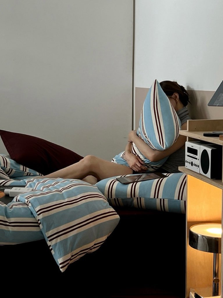 Retro Jersey Knit Blue Stripe Queen Bedding Set with Pillowcases & Fitted Sheet-4