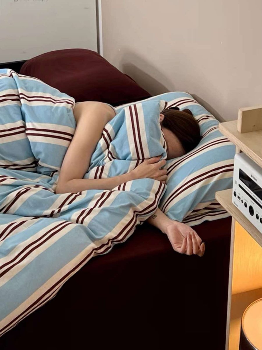 Retro Jersey Knit Blue Stripe Queen Bedding Set with Pillowcases & Fitted Sheet-2